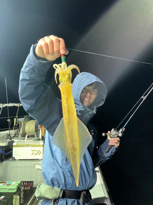 【兵庫・浜坂沖】イカメタル&オモリグで137杯爆釣🦑ヤリイカ・マイカラッシュ到来!