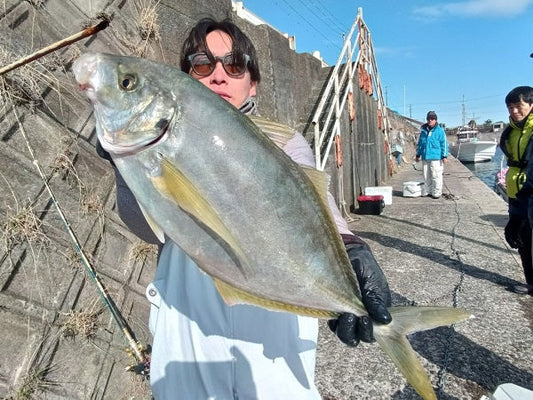 【2026年 初釣り】南房・白間津の海正丸でシマアジ狙い！1.9kgキャッチ成功🎣